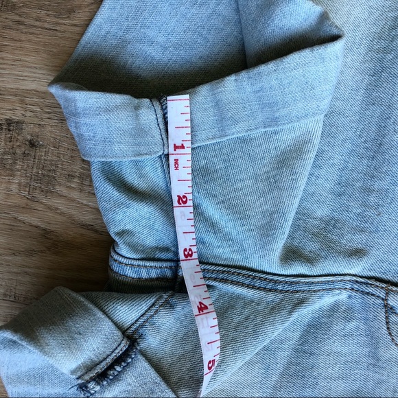 Old navy light wash denim shorts - Picture 7 of 7